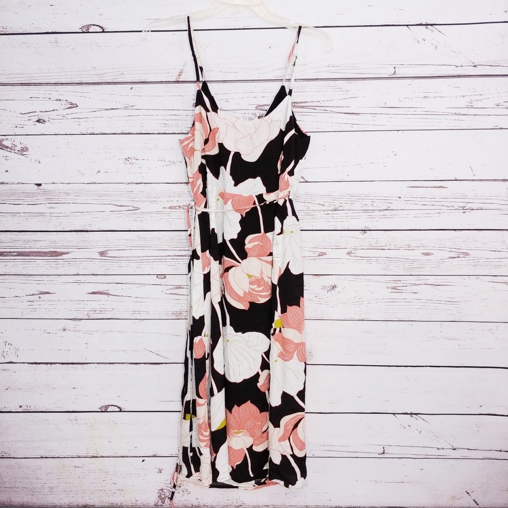 Cupcakes & Cashmere Floral Midi Wrap Dress - Picture 6 of 7